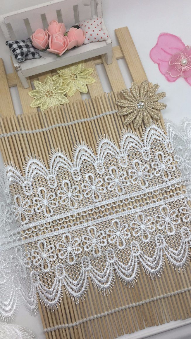New Design Factory Stock Wholesale 8cm Width Embroidery Polyester Trimming Fancy Nylon Guipure Lace for Garments & Home Textiles & Curtains