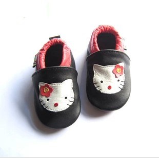 Baby Shoes with Cat