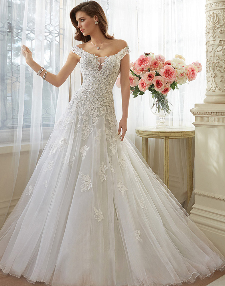 Tall Slim Lace Applique Tulle Keyhole Back Wedding Bridal Dress for North America Market