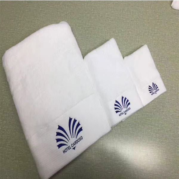 Customized Embroidery Cotton Bath Towel for Hotel (DPF201624)