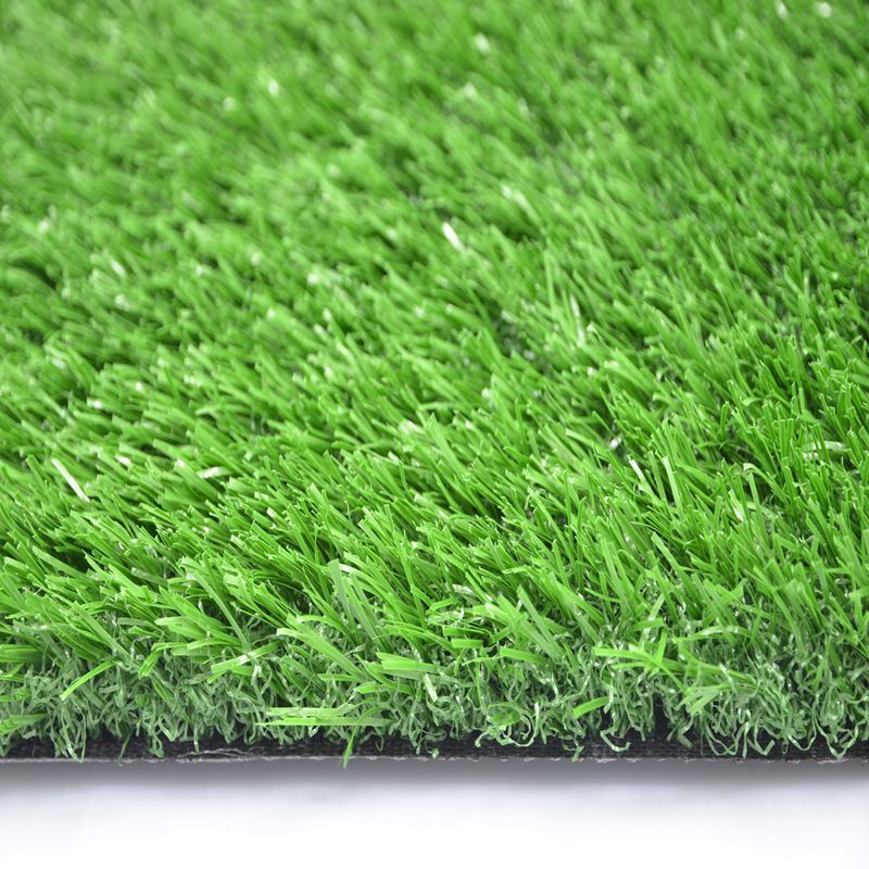 Artificial Green Grass Carpet for Pets in The Garden (MA)