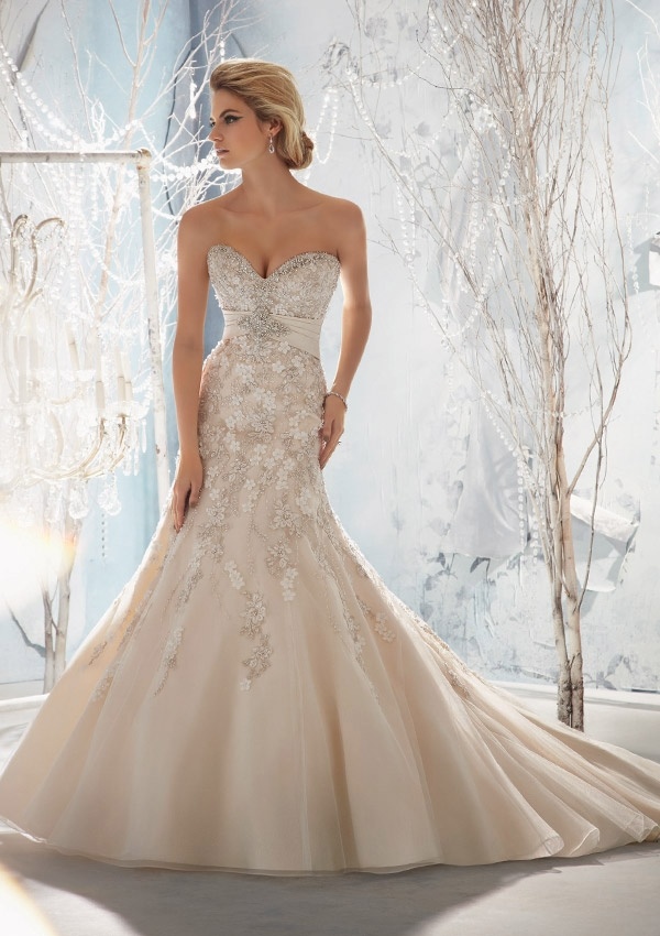 Beaded Raised Embroidery on Net with Taffeta Empire A-Line Bridal Wedding Dresses (WMA3045)