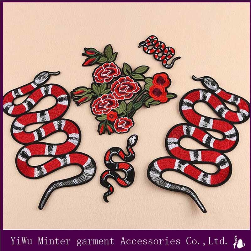 Wholesale / Lot Embroidered Applique Iron on Patch Design DIY Sew Iron on Patch Badge Embroidery Cobra Snake