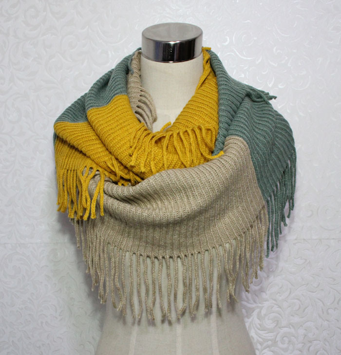 Women Fashion Color Block Acrylic Knitted Winter Infinity Scarf (YKY4392)