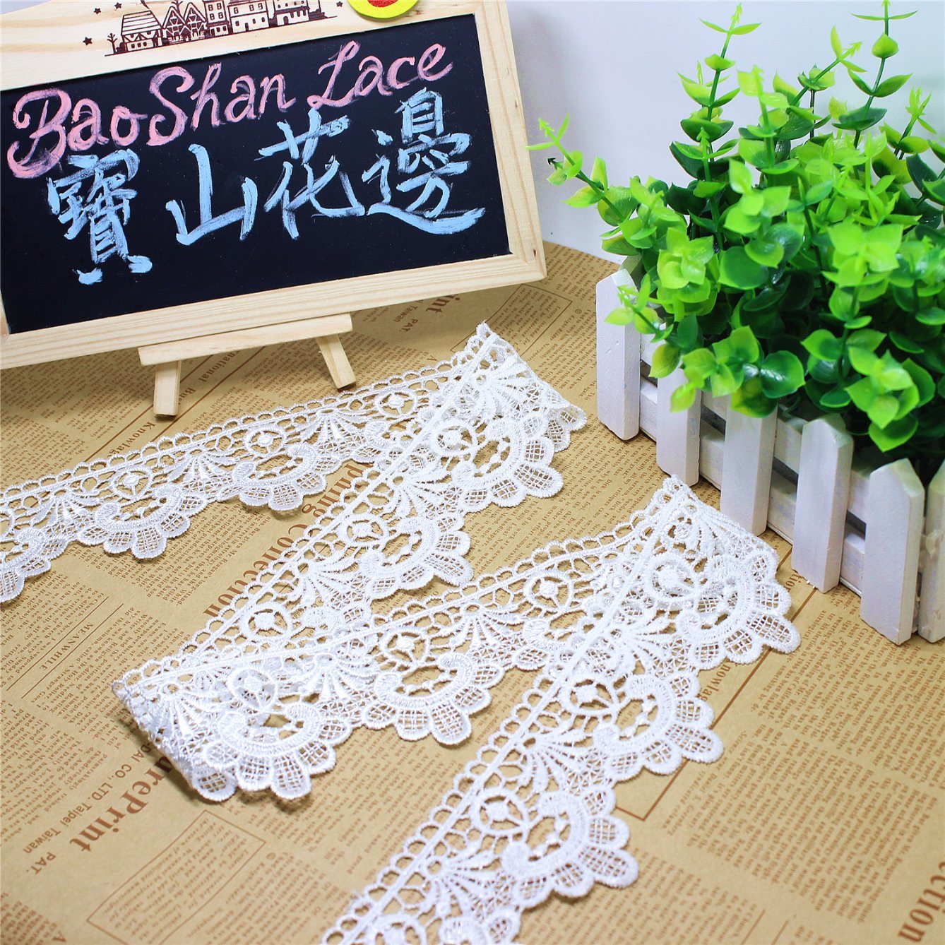 Swiss Lace Factory Stock Wholesale 9cm Width Polyester Embroidery Trimming Fancy Lace for Garments Accessory and Home Textiles