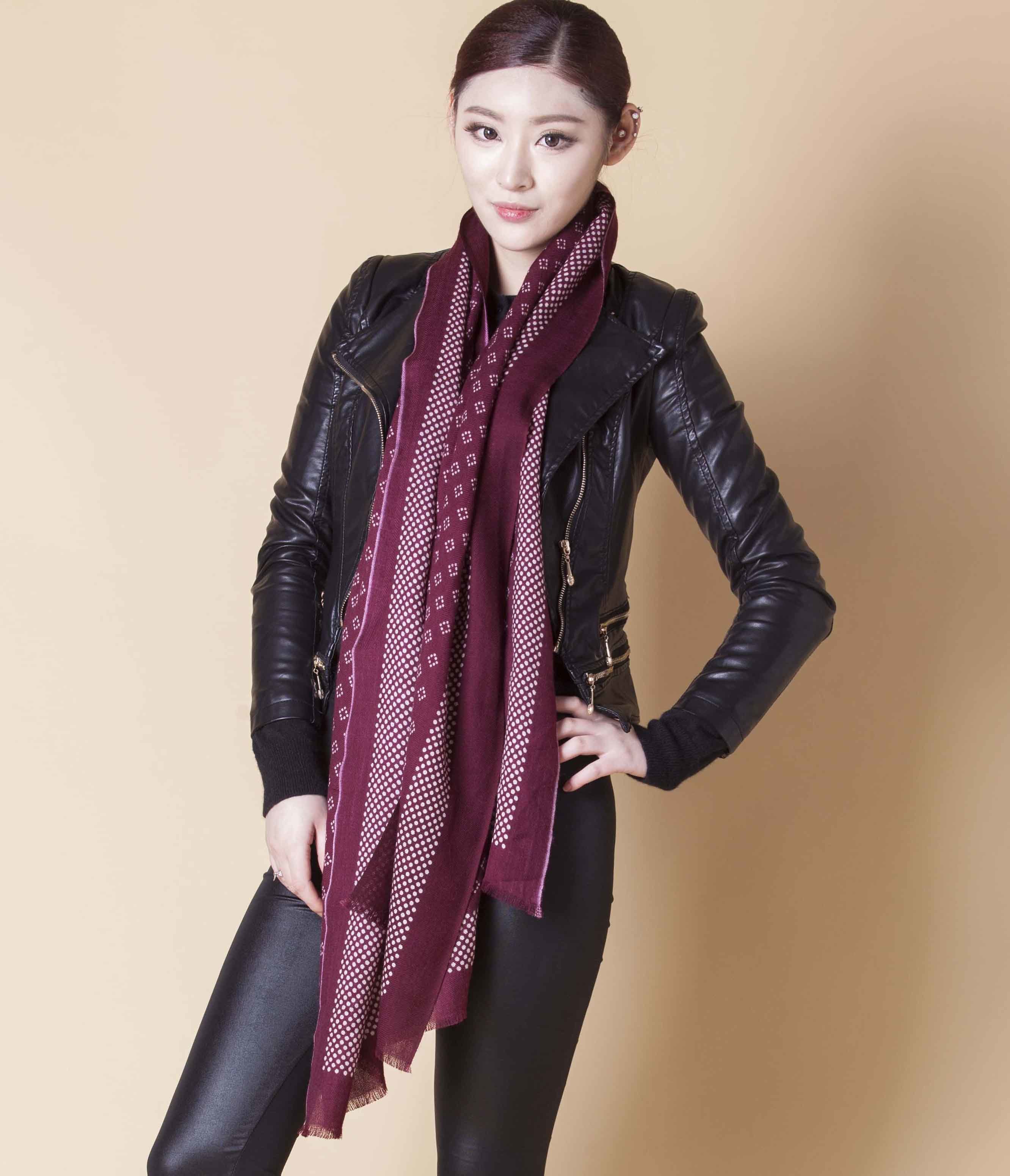 100%Striped Polyester Scarf with Metallic for Women