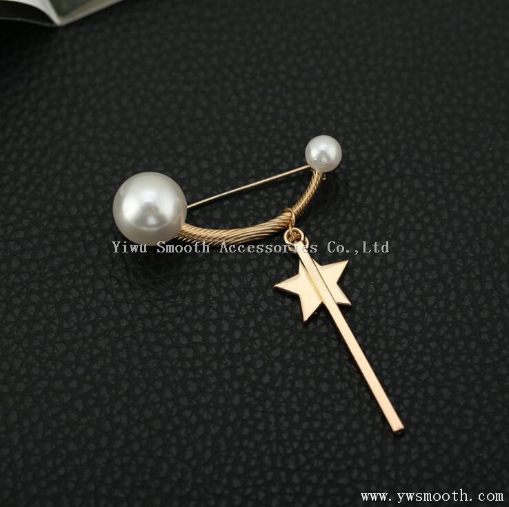 Five-Pointed Star Pendant Pearl Brooch Circular Button Pin Shawl Scarf