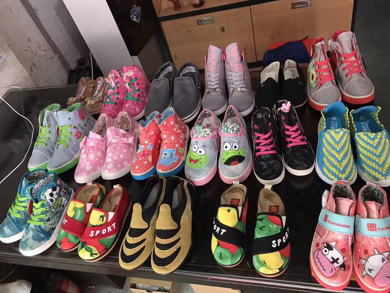Stcok Shoes Children Shoes Good Price