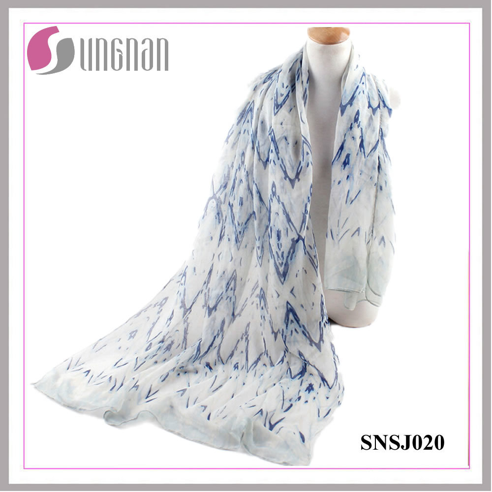 2016 European and American Simplicity Rippling Rhombic Voile Scarf