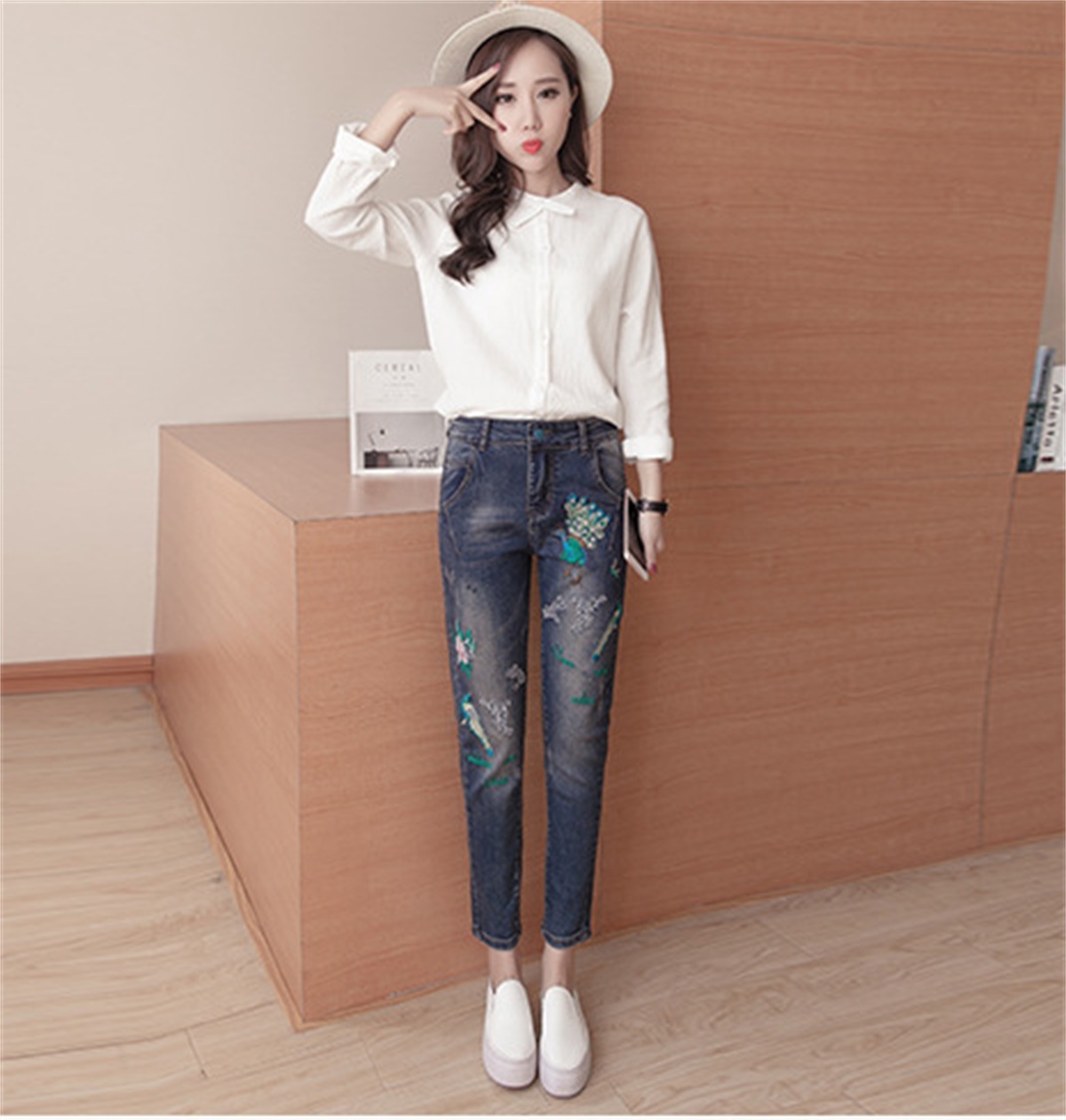 Fashion Peacock Embroidery Denim Jeans for Women