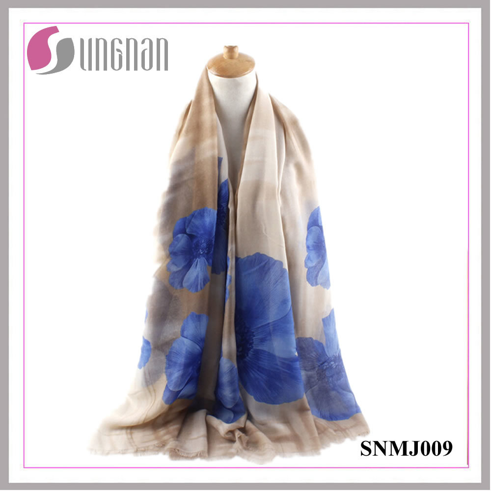 2016 Multicolor Elegance Shawl Begonia Print Satin Cotton Scarf