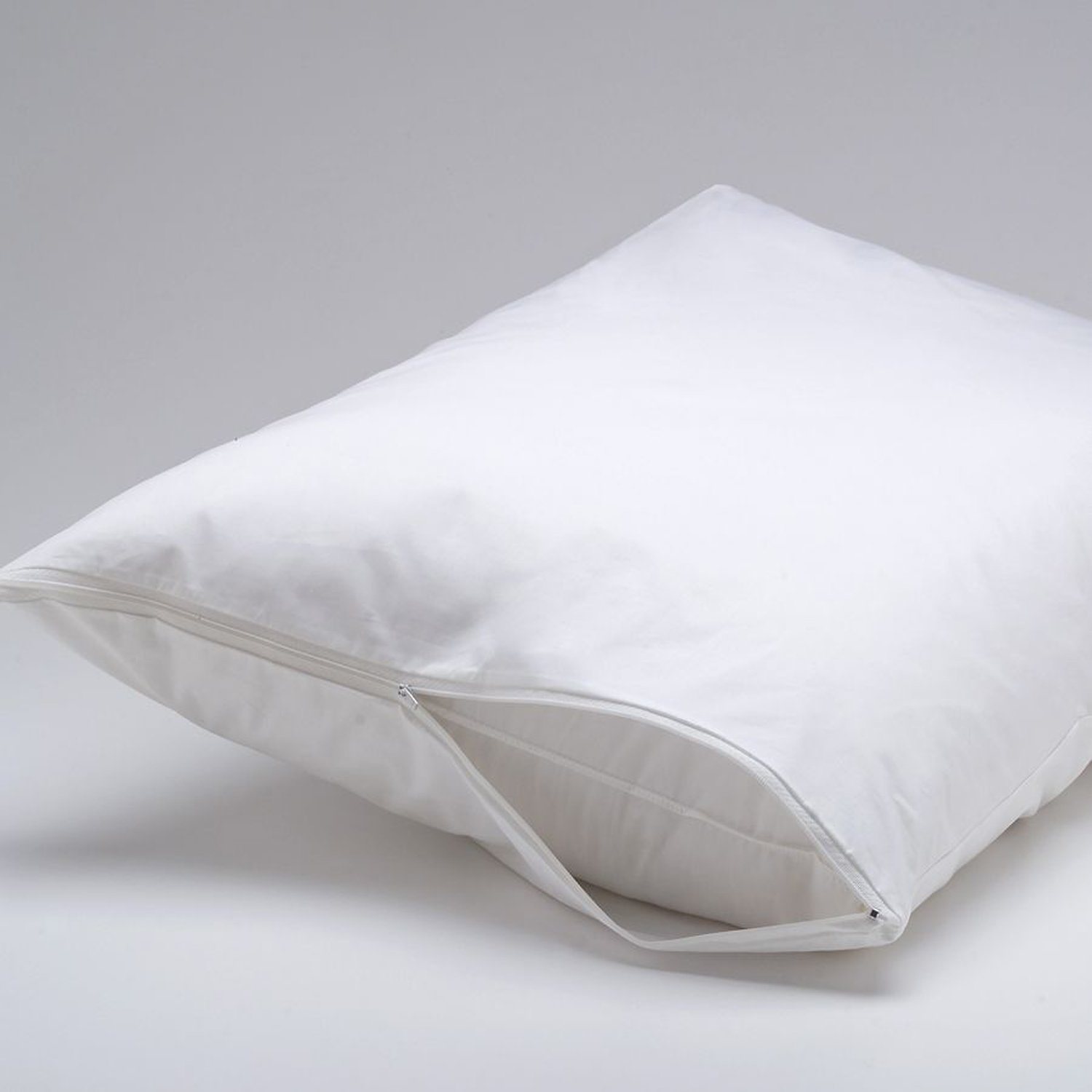 High Thread Count 100% Cotton Breathable Zippered Pillow Protector