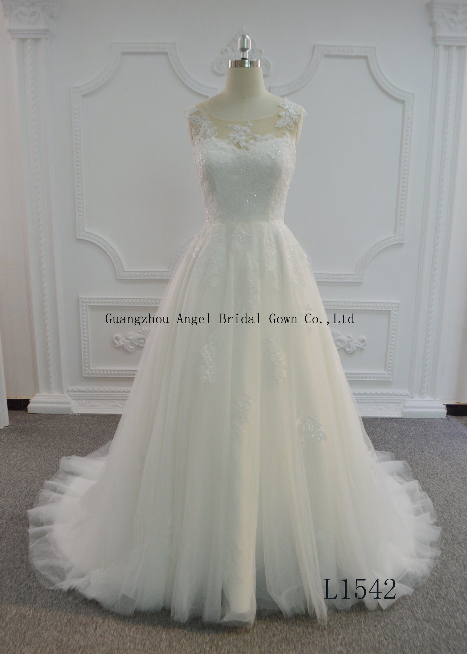 Hot Sale A Line Tulle Wedding Dress with Keyhole Back