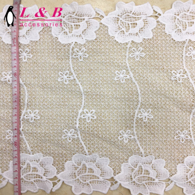 Fashion White Embroidered Chemical Lace