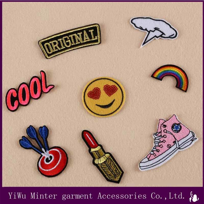 Wholesale Mix Embroidered Sew Iron on Patches Badge Fabric Bag Clothes Applique Craft Transfer