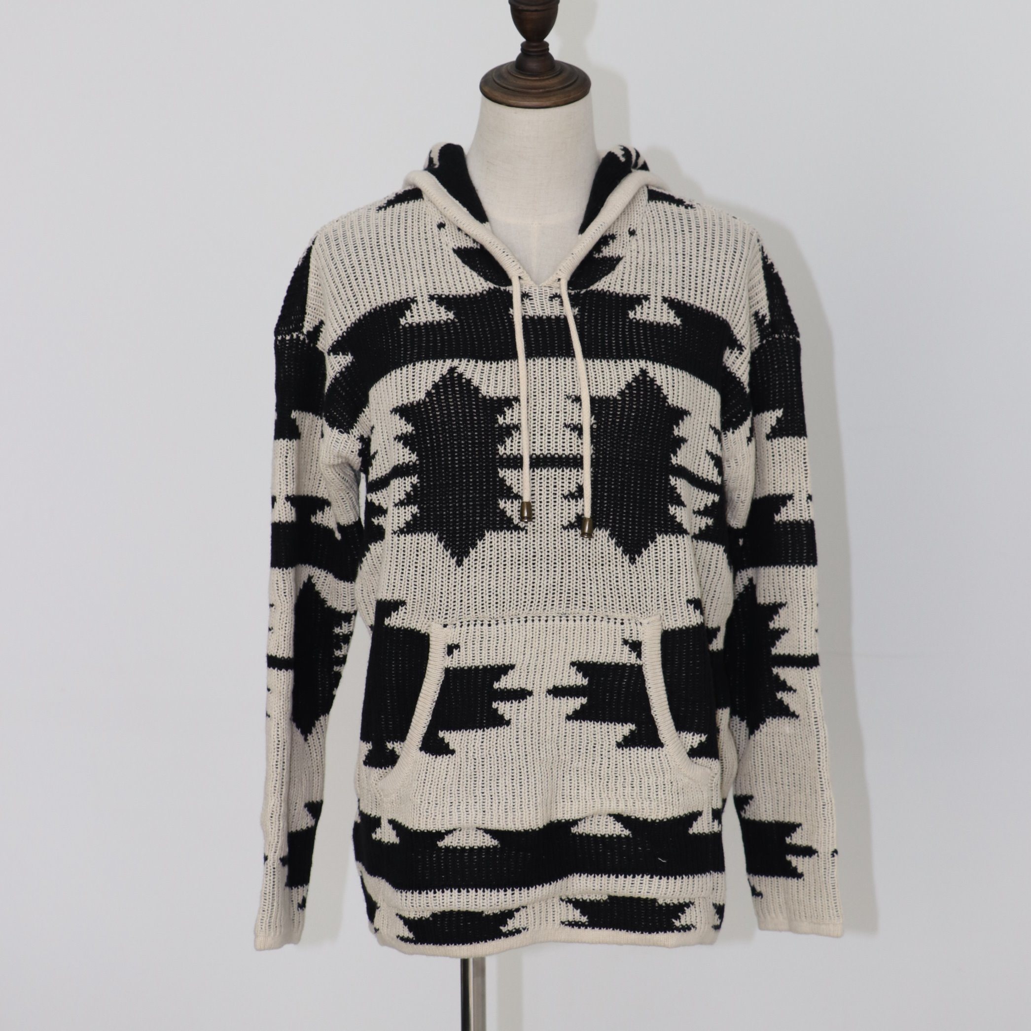Women's Hoodie Pullover Jacket in Heavy Guage Intarsia Design with Long Sleeves and Pockets