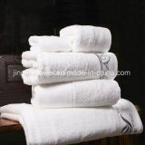 China Factory High Quality 100% Cotton White Hotel Towels/Bath Towel with Cusotmized Embroidery Logo