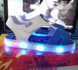 Children Fashion Summer Bright Sandals Flashing Light LED Shoes (TL67-1)