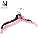 Cheap Colorful Plastic Hanger for Top