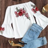 Fashion Women Leisure Casual Flower Embroidery off Shoulder Clothes Blouse
