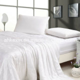 Nautural Mulberry Silk Comforter with Breathability Feature