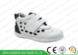 2017 New Black/ Whith Kids Health Shoes Children Sport Shoes with Breathable Design