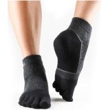 Hot Anti-Skid Non-Slippery Grip Design for Sport Five Toe Socks