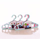 Colorful Hot Sell Sample Design 5 PCS One Set Assorted Color Baby Plastic Hanger with Hook