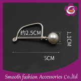 Fashion Buckle New Design Pearl Decorative Needle Button Pin Brooch