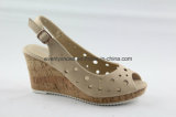 Fashion Women Sandal Shoe with Breathable Upper