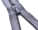 Metal Zipper with Grey Color Tape and Thumb Puller/Top Quality
