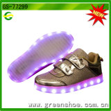 Christmas Gifts LED Flashing Shoes That Light up to Children
