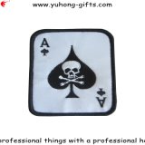 Overlock Edge Poker Badge Embroidery Logo for Garments (YH0EB065)