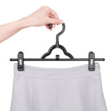 Black Plastic Tube Shape Pants Hanger with Clip (pH1403C-bl3)