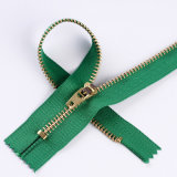 High Quality No. 4 Gold Brass Zipper with Yg Puller for Jeans