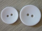 China Free Samples 2 Holes Polyester Resin Button