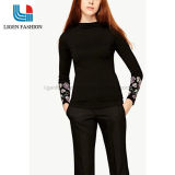 O-Neck Black Knitted Long Sleeve Sweater with Embroidery