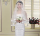 2017 New Style Fingertip Length Veil with Lace Flower Edged
