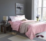 New High Quality Embroidery Pillowcases & Quilted Bedspread Set (Pink)