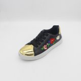 Fashion Hot Selling PU Women Flat Casual Shoes with Embroidery