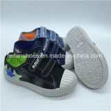 Hotsale Good Quality Children Canvas Injection Shoes Magic Tape Casual Shoes (FHH1206-6)