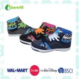 Children's Canvas Shoes with Beautiful and Bright PU Upper