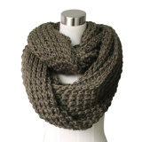 Lady Fashion Acrylic Knitted Chunky Infinity Scarf (YKY4376)