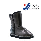 Woman Fashion Snow Boots with Star Rivets Decoration Bf1610232