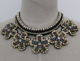 Lady Fashion Jewelry Colorful Flower Crystal Chunky Choker Necklace (JE0113)