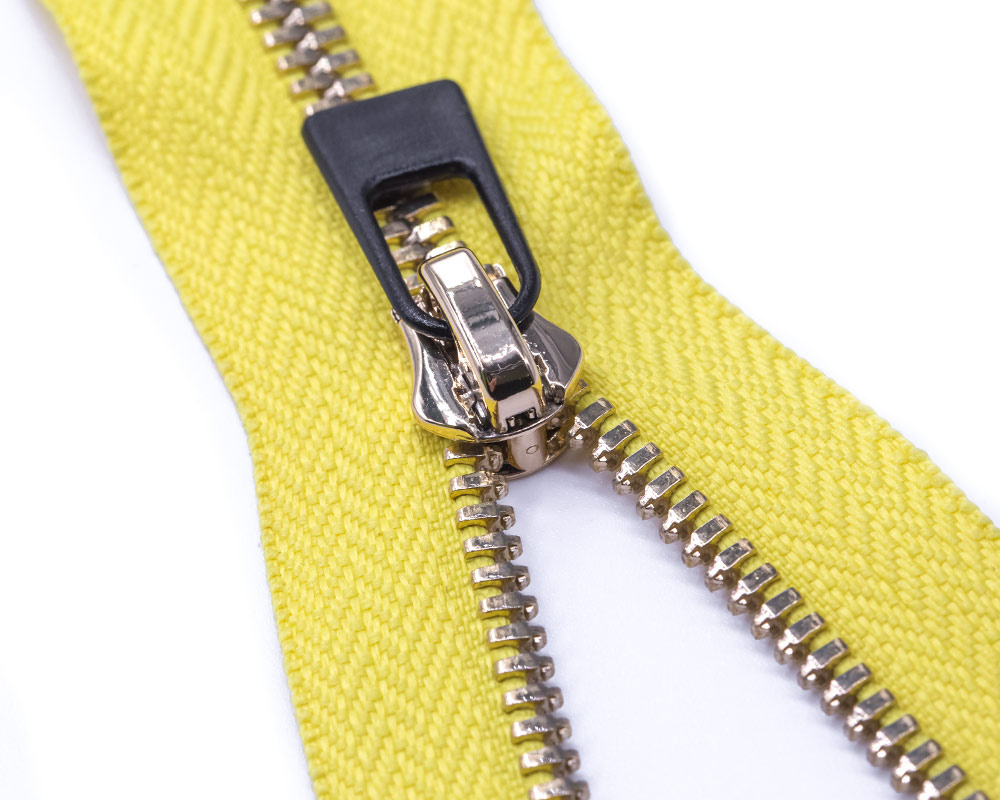 Metal Zipper with Rubber Puller and Yellow Tape/Antic Silver Teeth/Top Quality