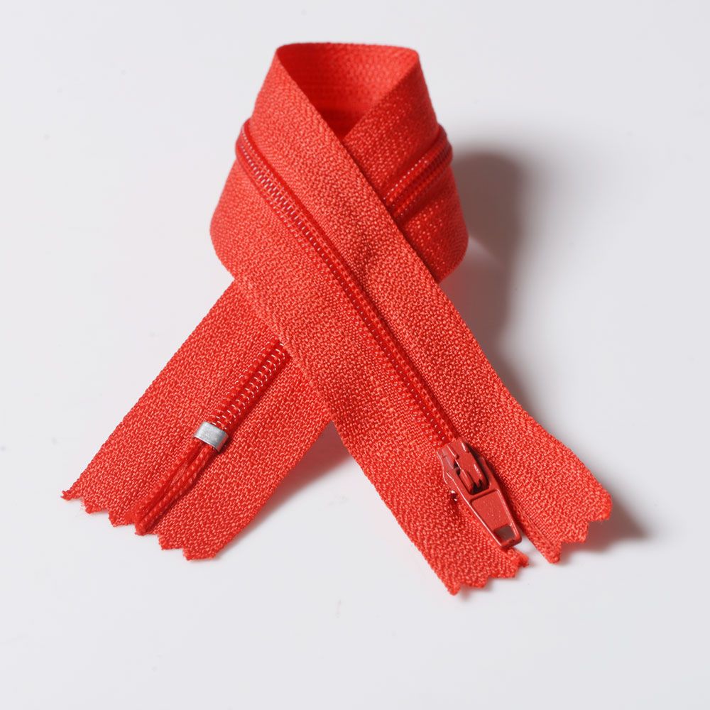 China Factory Wholesale Auto Lock No. 3 3# Nylon Zipper Close Ended