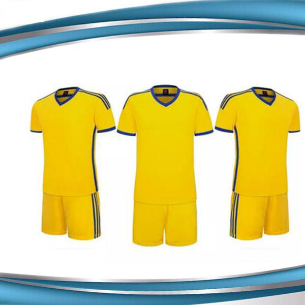 2017 New Soccer Jersey Red Color Short Sleeve Custom Design Football Jersey