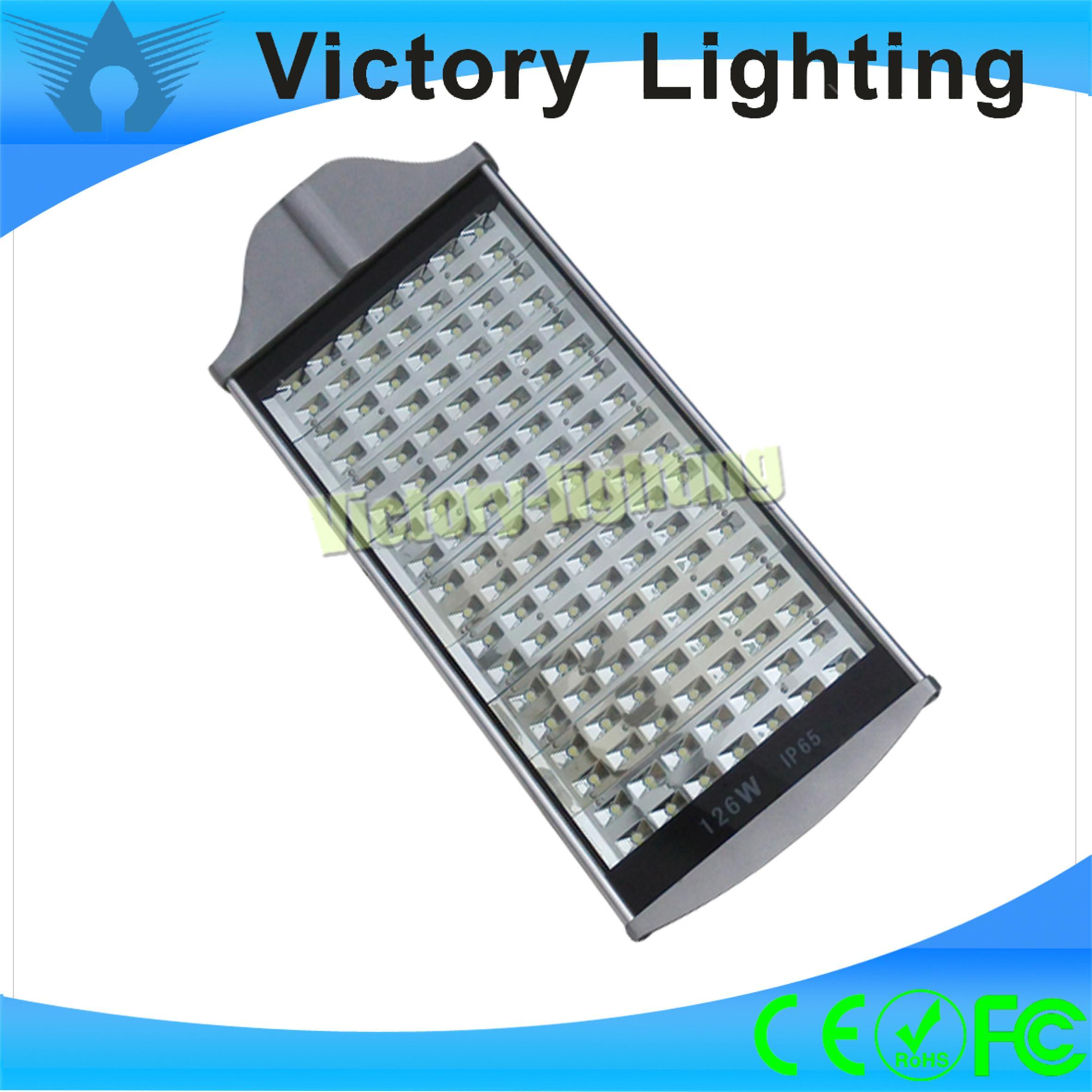 Factory Price CE&RoHS AC85-265V IP65 126W LED Street Lighting