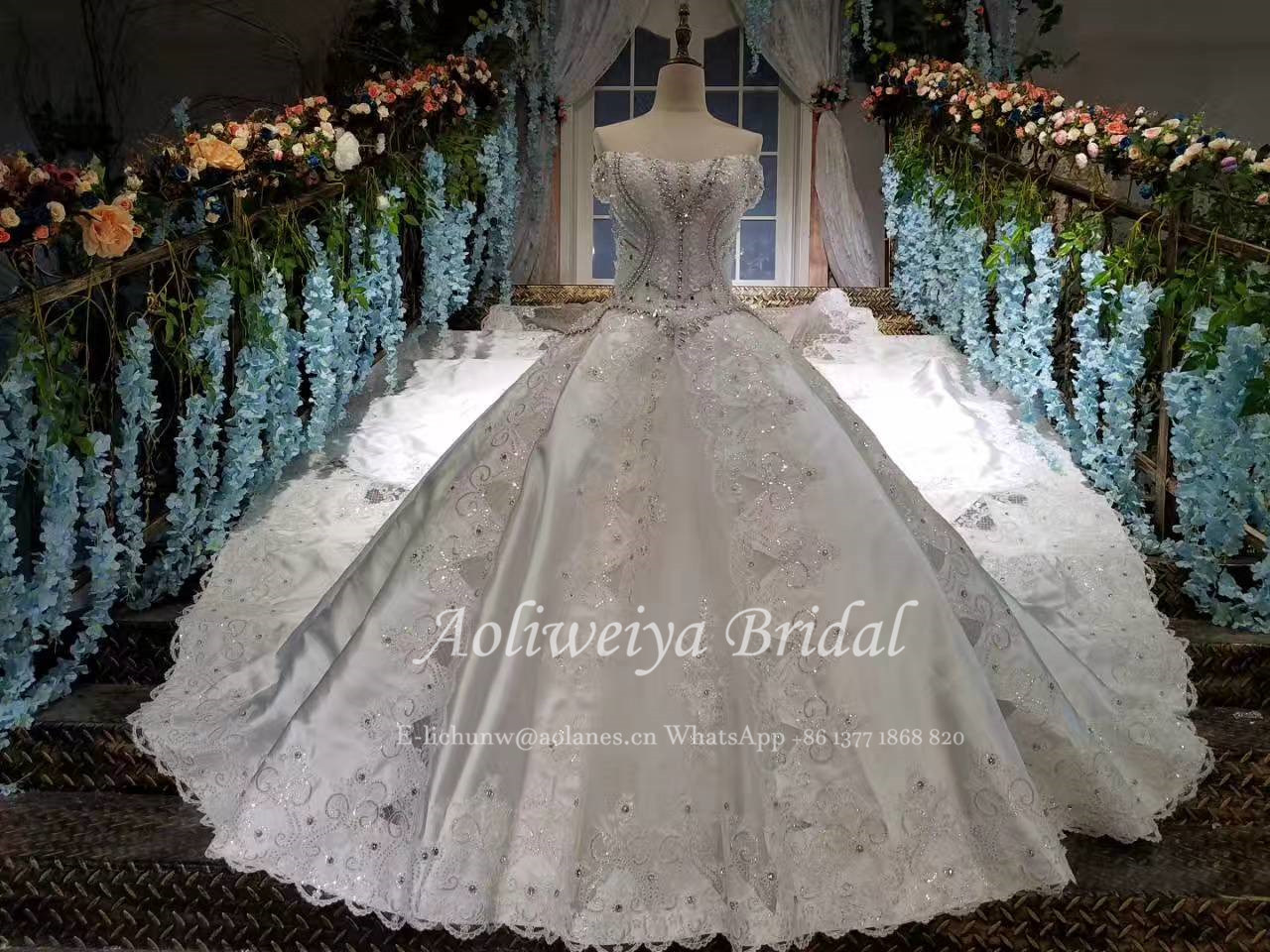 Aolanes Plain Lace Mermaid Strapless Wedding Dress 110647